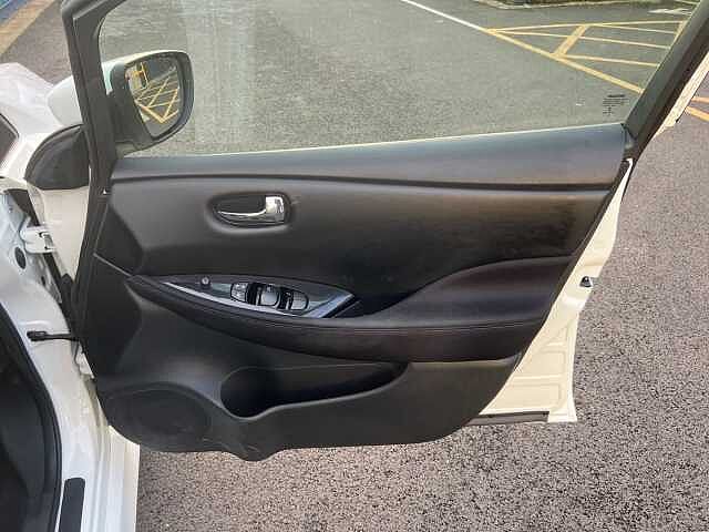 Nissan LEAF 110kW Acenta 40kWh 5dr Auto [6.6kw Charger]