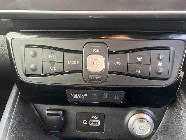 Nissan LEAF 110kW Acenta 40kWh 5dr Auto [6.6kw Charger]