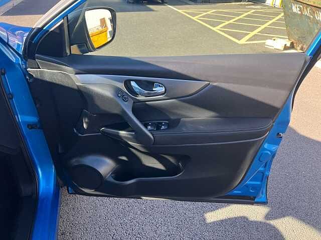 Nissan Qashqai 1.2 DiG-T N-Connecta 5dr