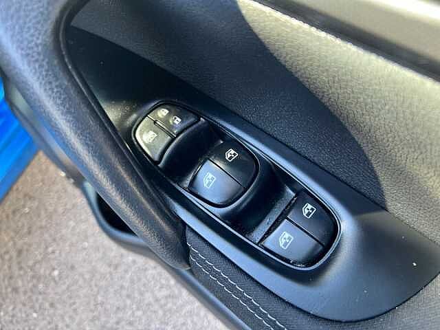 Nissan Qashqai 1.2 DiG-T N-Connecta 5dr