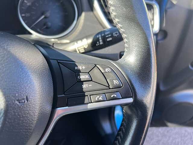 Nissan Qashqai 1.2 DiG-T N-Connecta 5dr