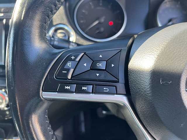 Nissan Qashqai 1.2 DiG-T N-Connecta 5dr