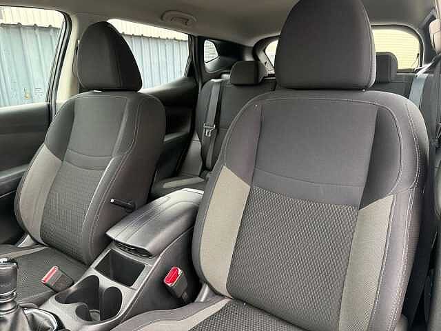 Nissan Qashqai 1.3 DiG-T Acenta Premium 5dr