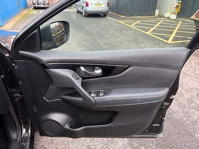 Nissan Qashqai 1.3 DiG-T Acenta Premium 5dr