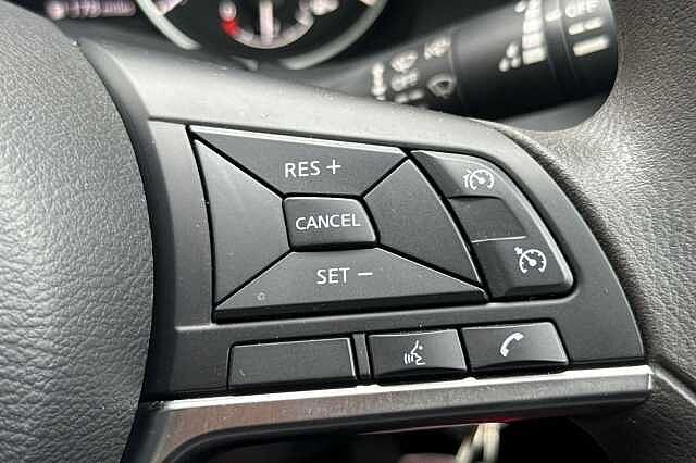 Nissan Juke 1.0 DiG-T Acenta Premium 5dr