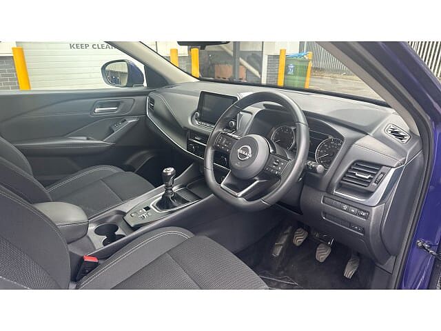 Nissan Qashqai 1.3 DiG-T MH Acenta Premium 5dr Petrol Hatchback