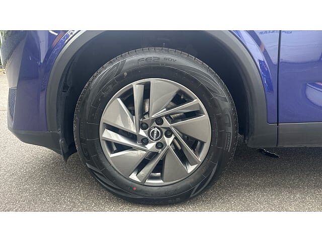 Nissan Qashqai 1.3 DiG-T MH Acenta Premium 5dr Petrol Hatchback