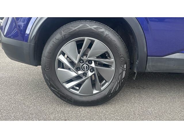 Nissan Qashqai 1.3 DiG-T MH Acenta Premium 5dr Petrol Hatchback