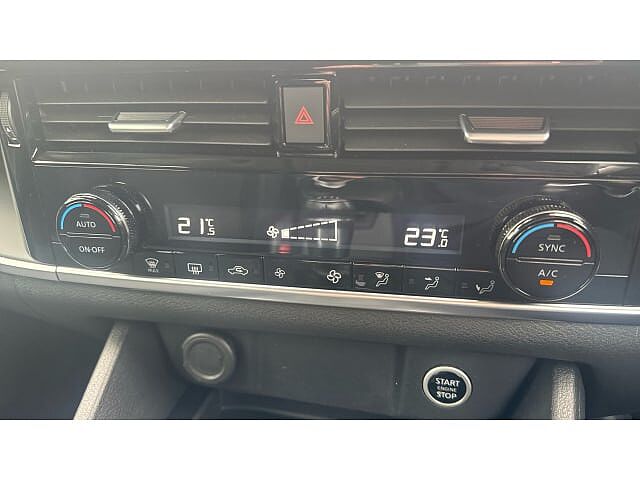 Nissan Qashqai 1.3 DiG-T MH Acenta Premium 5dr Petrol Hatchback