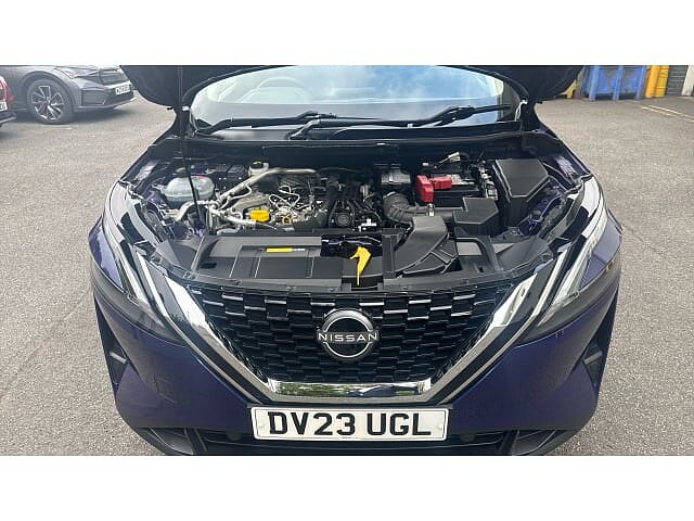 Nissan Qashqai 1.3 DiG-T MH Acenta Premium 5dr Petrol Hatchback