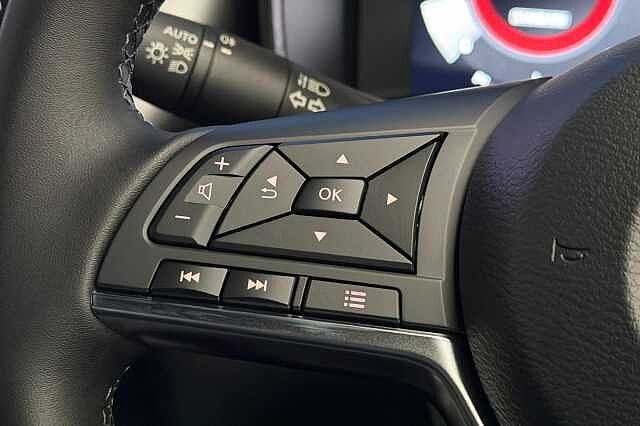 Nissan Juke 1.0 DiG-T N-Connecta 5dr