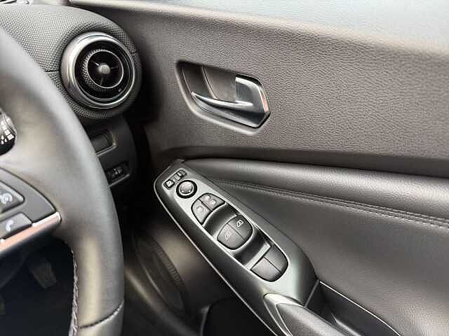 Nissan Juke 1.0 DiG-T N-Connecta 5dr