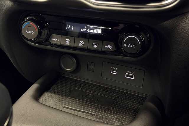 Nissan Juke 1.0 DiG-T N-Connecta 5dr DCT