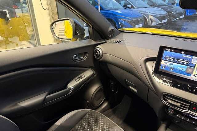 Nissan Juke 1.0 DiG-T N-Connecta 5dr DCT