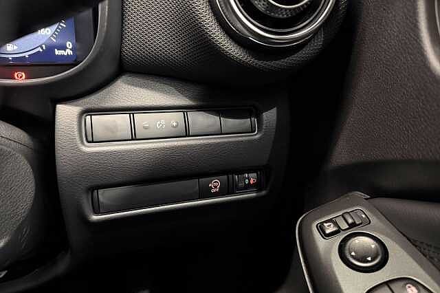 Nissan Juke 1.0 DiG-T N-Connecta 5dr DCT