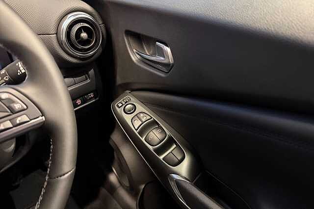 Nissan Juke 1.0 DiG-T N-Connecta 5dr DCT