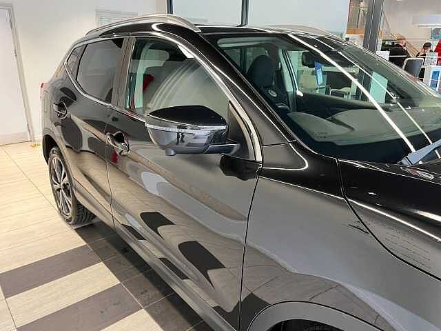 Nissan Qashqai 1.2 DiG-T N-Connecta 5dr