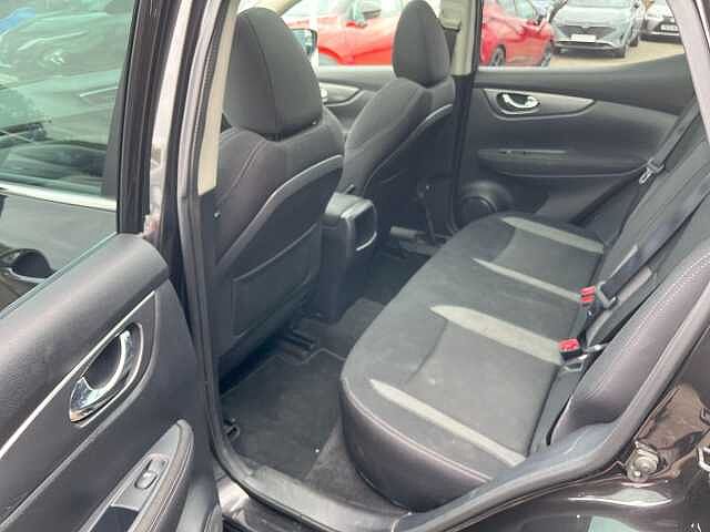 Nissan Qashqai 1.2 DiG-T N-Connecta 5dr
