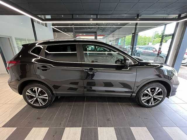 Nissan Qashqai 1.2 DiG-T N-Connecta 5dr