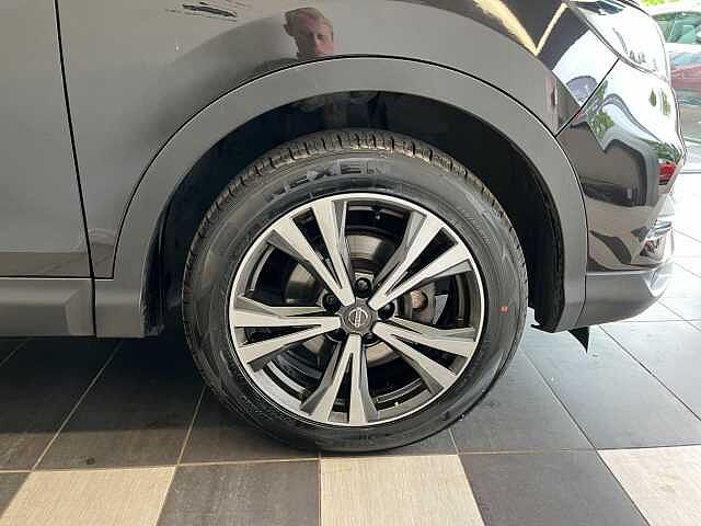 Nissan Qashqai 1.2 DiG-T N-Connecta 5dr
