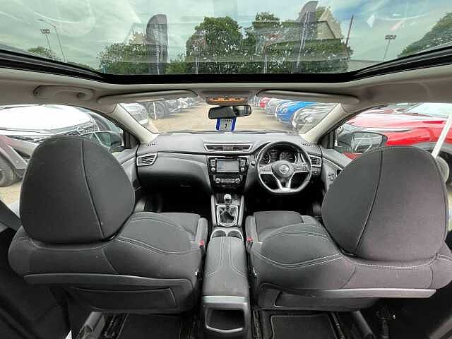 Nissan Qashqai 1.2 DiG-T N-Connecta 5dr