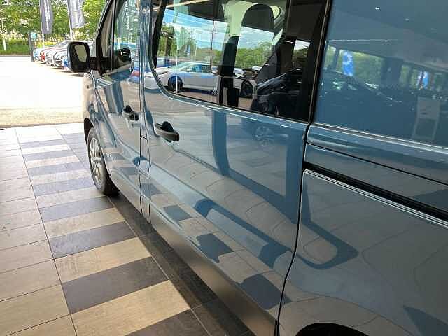 Nissan Nv300 30 L1 2.0 dCi 145ps H1 Tekna Crew Van