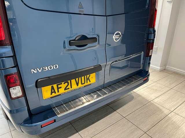 Nissan Nv300 30 L1 2.0 dCi 145ps H1 Tekna Crew Van