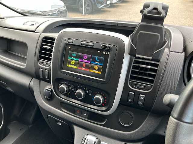 Nissan Nv300 30 L1 2.0 dCi 145ps H1 Tekna Crew Van
