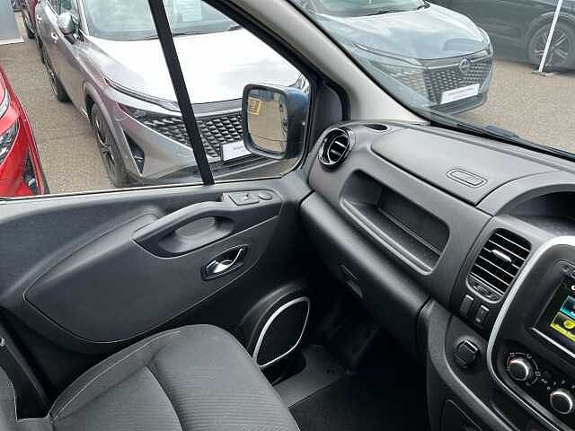 Nissan Nv300 30 L1 2.0 dCi 145ps H1 Tekna Crew Van