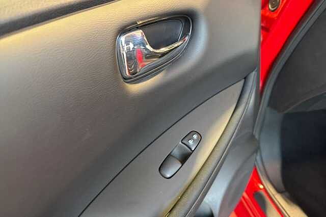 Nissan LEAF 110kW Acenta 39kWh 5dr Auto