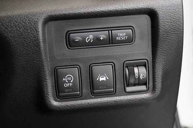 Nissan Micra 0.9 IG-T 90 Acenta with Air Con and Apple + Android Integration