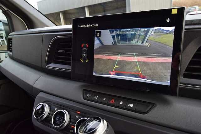 Nissan Interstar 2.0 dCi 130 Tekna L3 H2 3.5T Panel Van with Air Con and Rear Parking Camera