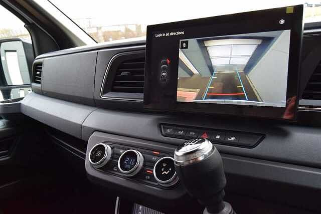 Nissan Interstar 2.0 dCi 130 Tekna L3 H2 3.5T Panel Van with Air Con and Rear Parking Camera