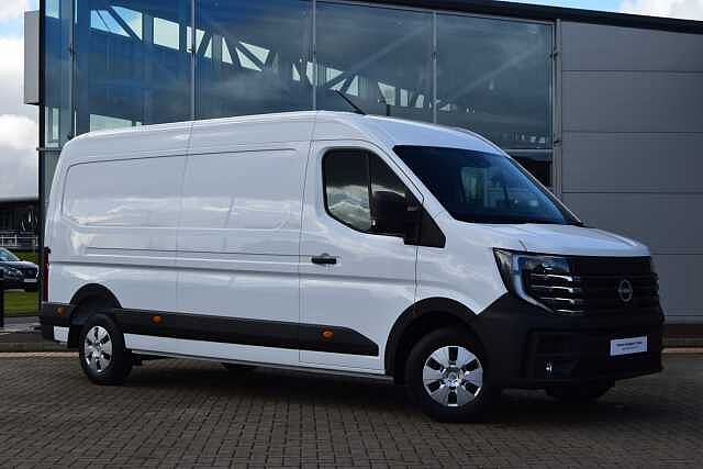 Nissan Interstar 2.0 dCi 130 Tekna L3 H2 3.5T Panel Van with Air Con and Rear Parking Camera