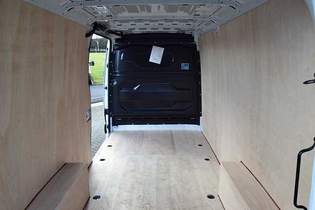 Nissan Interstar 2.0 dCi 130 Tekna L3 H2 3.5T Panel Van with Air Con and Rear Parking Camera