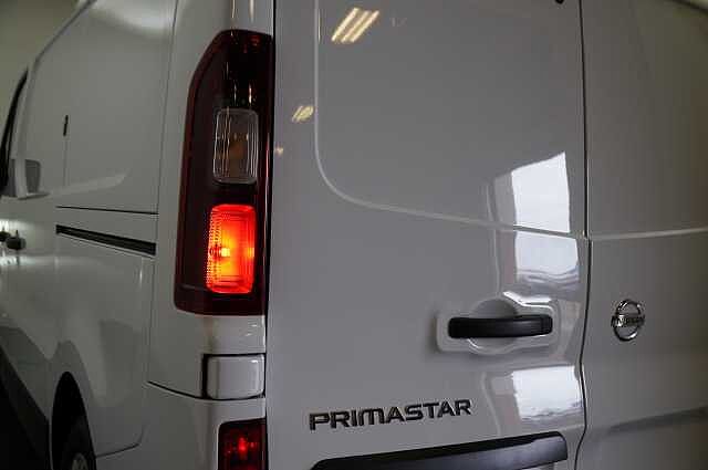 Nissan Primastar 2.0 dCi 110 Acenta L1 H1 2.8T Panel Van with Ply Lining and Slam Locks