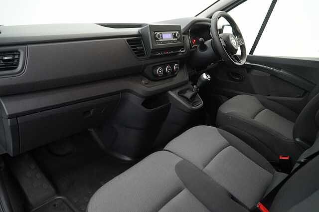 Nissan Primastar 2.0 dCi 110 Acenta L1 H1 2.8T Panel Van with Ply Lining and Slam Locks