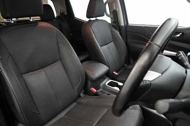 Nissan Navara 2.3 dCi 190 TT 4WD Tekna Auto Pickup with Sat Nav and 360 View Cameras
