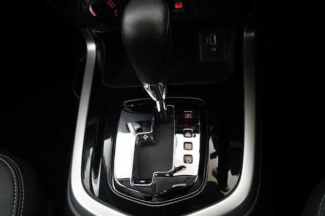 Nissan Navara 2.3 dCi 190 TT 4WD Tekna Auto Pickup with Sat Nav and 360 View Cameras