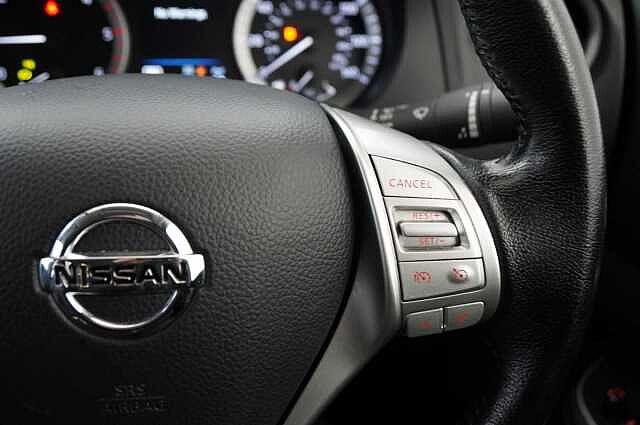 Nissan Navara 2.3 dCi 190 TT 4WD Tekna Auto Pickup with Sat Nav and 360 View Cameras