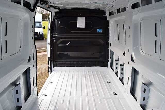 Nissan Interstar 2.0 dCi 130 Acenta L3 H2 3.5T Panel Van