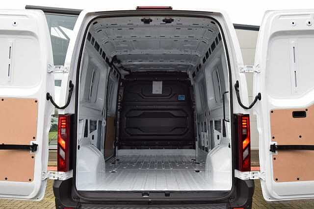 Nissan Interstar 2.0 dCi 130 Acenta L3 H2 3.5T Panel Van