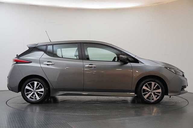Nissan LEAF 40KW Acenta Auto with Intelligent Cruise Control and Rear View Camera