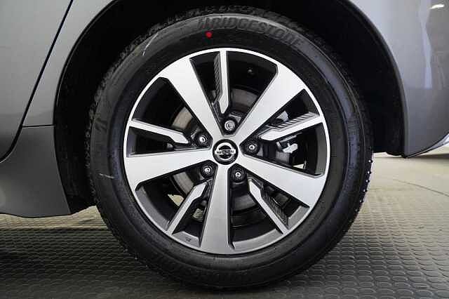 Nissan LEAF 40KW Acenta Auto with Intelligent Cruise Control and Rear View Camera