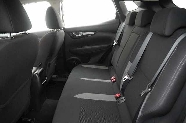 Nissan Qashqai 1.3 DIG-T 160 Acenta Premium with Sat Nav and Rear View Camera