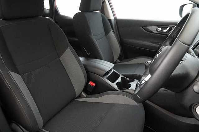 Nissan Qashqai 1.3 DIG-T 160 Acenta Premium with Sat Nav and Rear View Camera