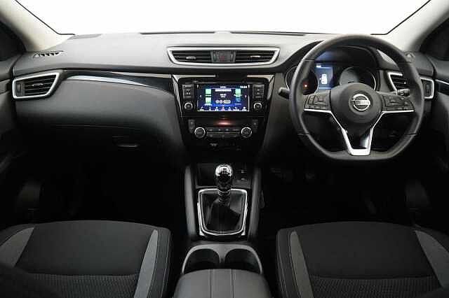Nissan Qashqai 1.3 DIG-T 160 Acenta Premium with Sat Nav and Rear View Camera