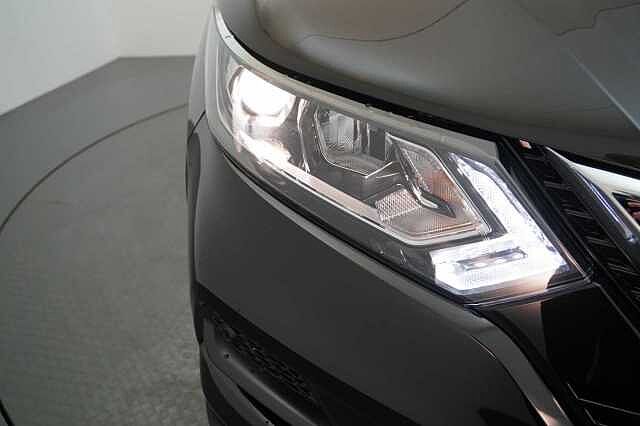 Nissan Qashqai 1.3 DIG-T 160 Acenta Premium with Sat Nav and Rear View Camera