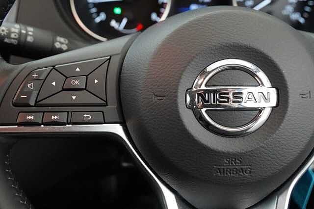 Nissan Qashqai 1.3 DIG-T 160 Acenta Premium with Sat Nav and Rear View Camera