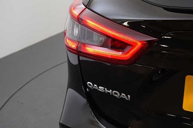 Nissan Qashqai 1.3 DIG-T 160 Acenta Premium with Sat Nav and Rear View Camera